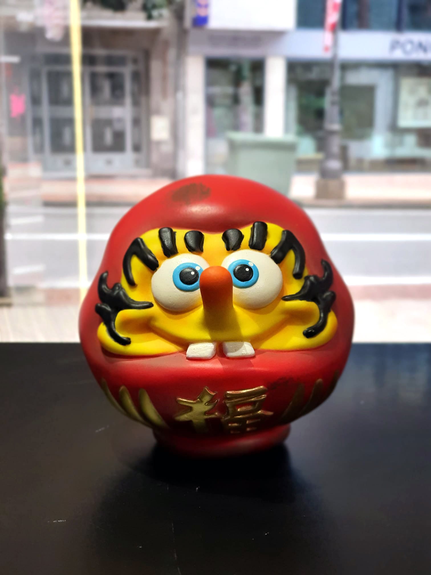 Daruma Bob E. x MOI MARTOS