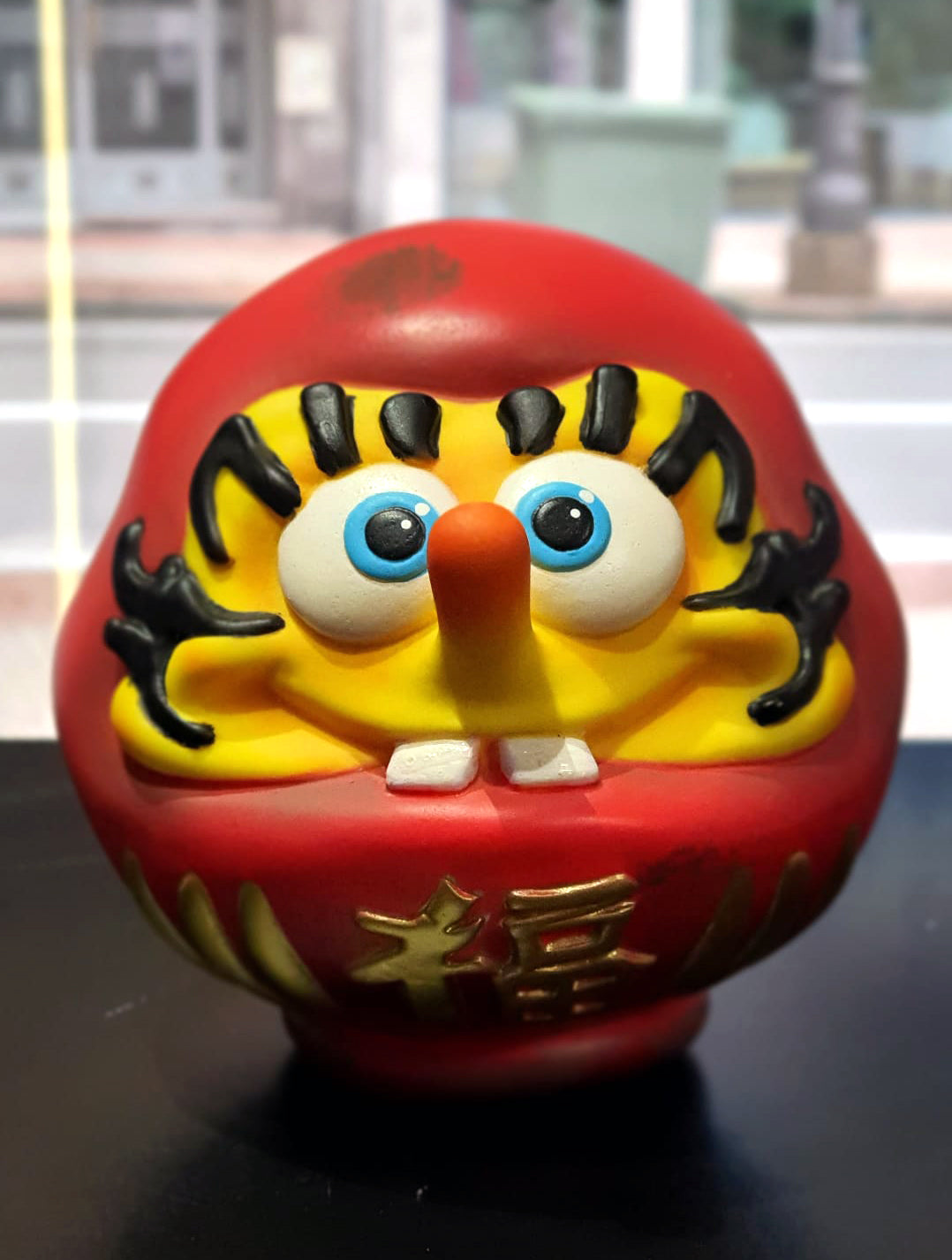 Daruma Bob E. x MOI MARTOS